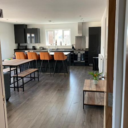 Spacious Newly Built Apartment Rhos On Sea, Colwyn Bay Esterno foto