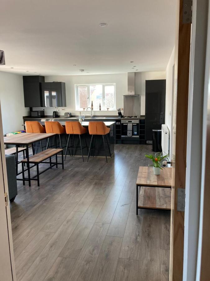 Spacious Newly Built Apartment Rhos On Sea, Colwyn Bay Esterno foto
