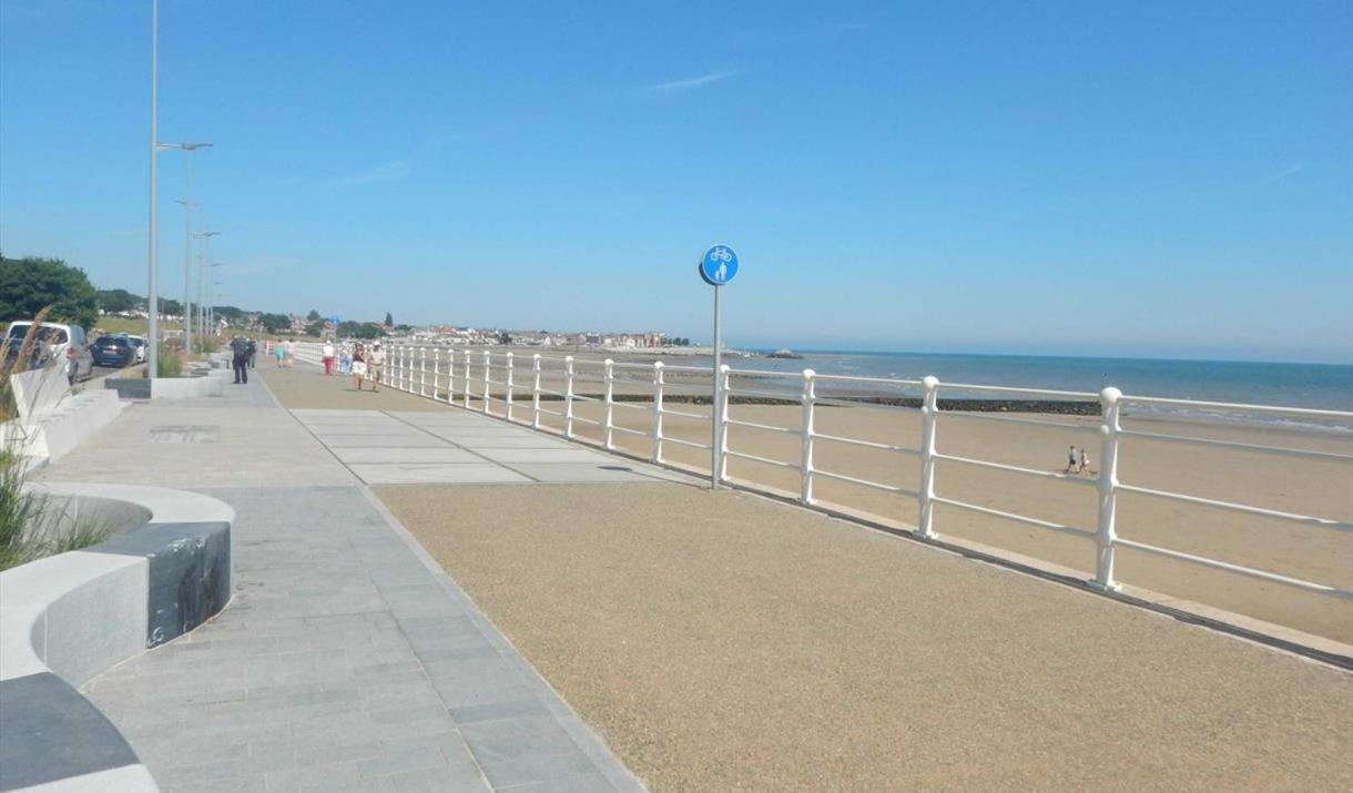 Spacious Newly Built Apartment Rhos On Sea, Colwyn Bay Esterno foto