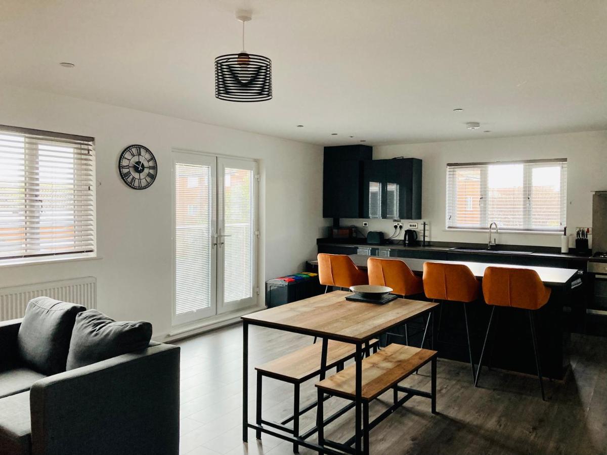Spacious Newly Built Apartment Rhos On Sea, Colwyn Bay Esterno foto